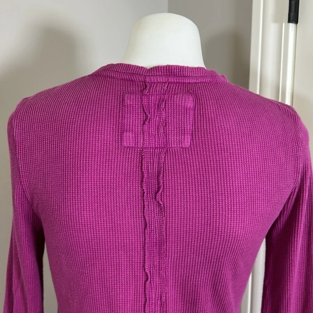 Anthropologie Pilcro Thermal Waffle Knit Split Hem Top in Raspberry Sz XS NEW